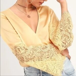 Lulu's Golden Yellow Half Wrap Bodysuit Lace Bell Sleeve Size L C02-0058